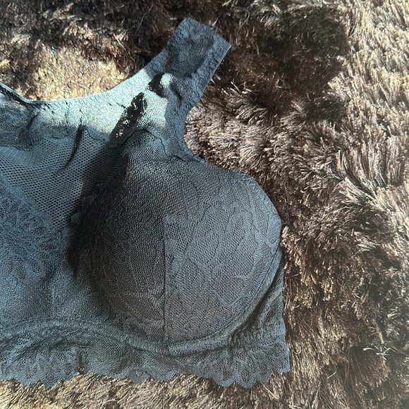 Victoria Secret - Picture 3 of 7